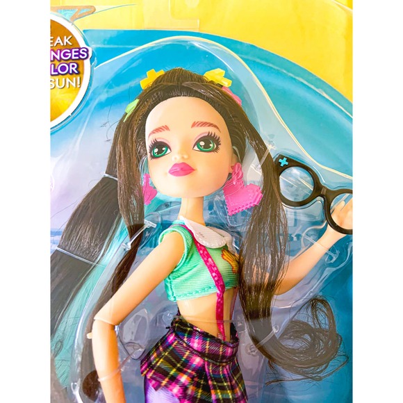 Mermaid High Doll - Spring Break Raynea - Color Changing Hair Streak - NIB - Picture 2 of 3
